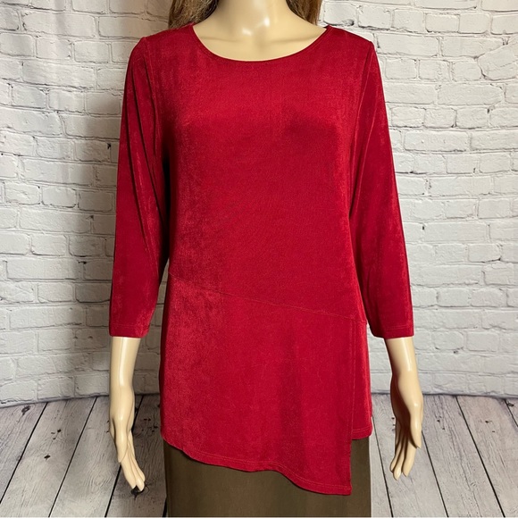 Chico's Travelers Red Liquid Knit Top Asymmetrical Hem Size 1 US M - Picture 9 of 9